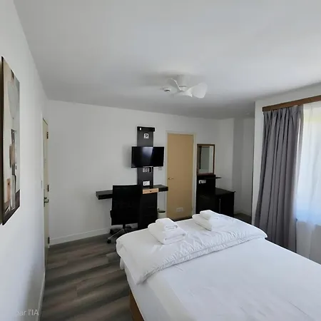 Hotel Evergreen-3